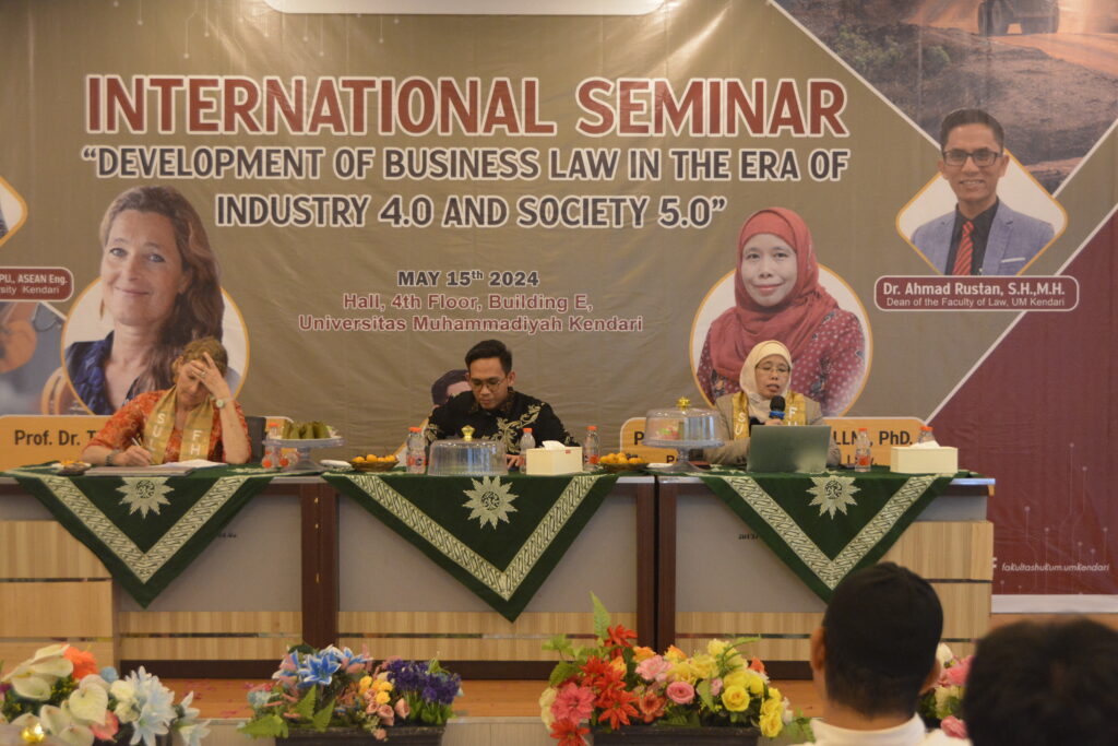 Fakultas Hukum Selenggarakan Seminar Internasional dengan Tema e “Development of Business Law in the Era of Industry 4.0 and Society 5.0”